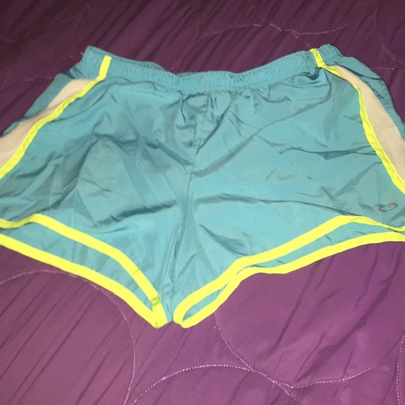 Champion shorts - Picture 2 of 2